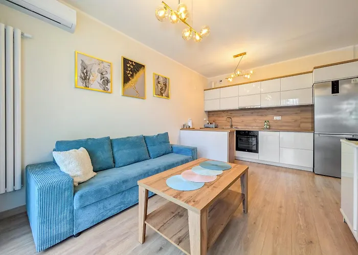 Chorwacka Garden By Bookinghost *